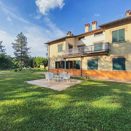 Villa Tadina Гуальдо-Тадино Экстерьер фото