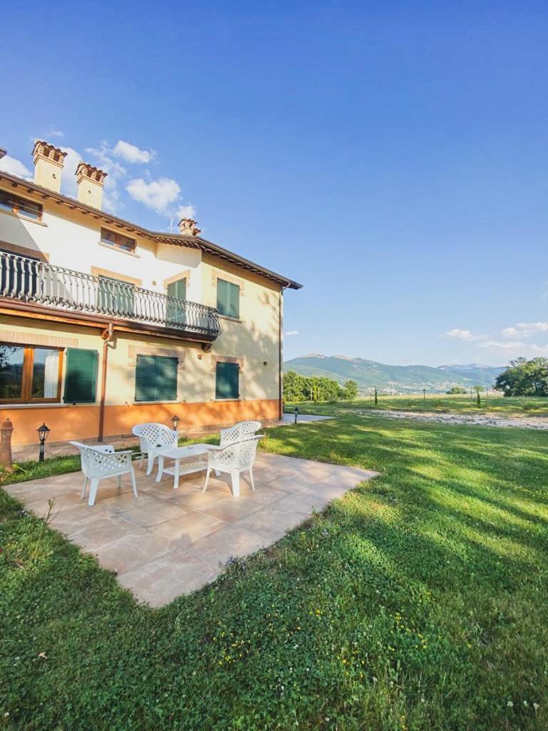 Villa Tadina Гуальдо-Тадино Экстерьер фото